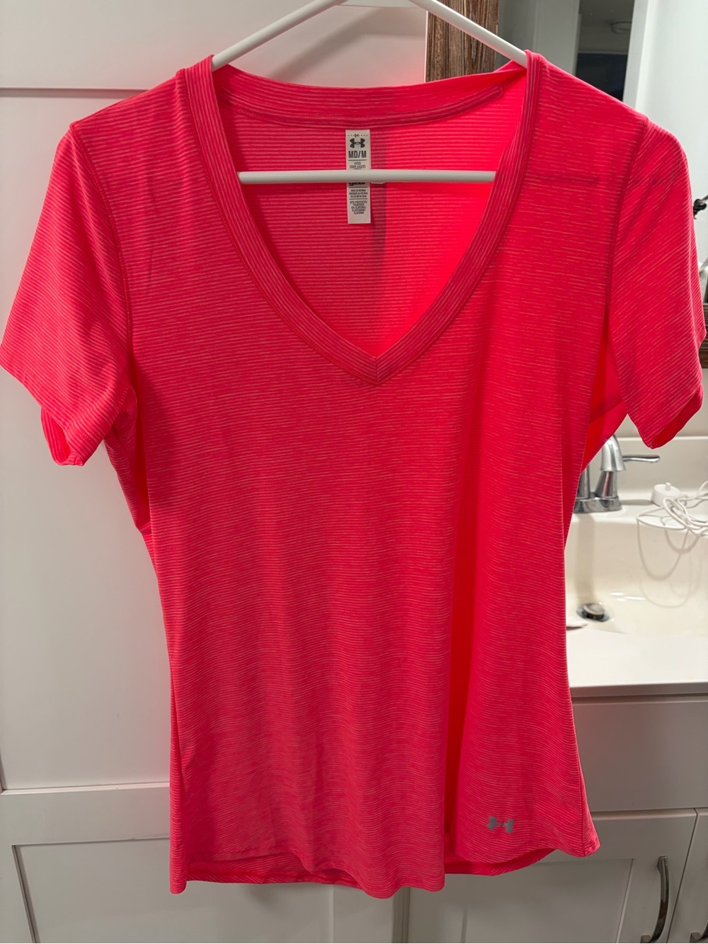 Under Armour Women's V-Neck Active Tee -  Pink